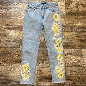 Boston Proper Daisy Embellished Jeans Floral Rhinestone Raw Hem Size 8